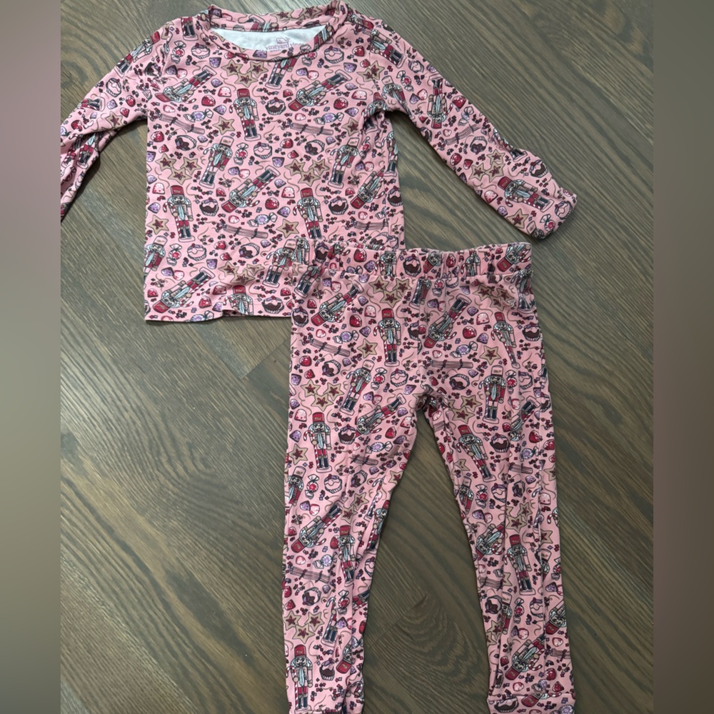 Vineyard Vines Pink Holiday Pajama Set